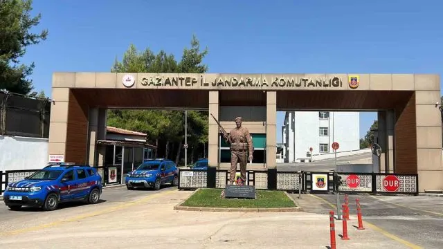 Gaziantep'te Dolandırıcılık Operasyonunda 12 Şüpheli Tutuklandı Gaziantep'te Dolandırıcılık Operasyonunda 12 Şüpheli Tutuklandı