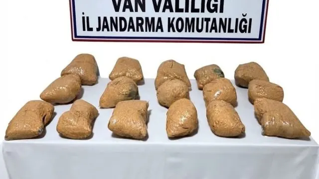 Van Saray'da Operasyonda 22 Kilo 100 Gram Toz Esrar Ele Geçirildi