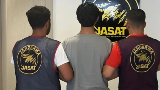 Adana'da 17 Ayrı Suçtan Aranan Firari Hükümlü Yakalandı