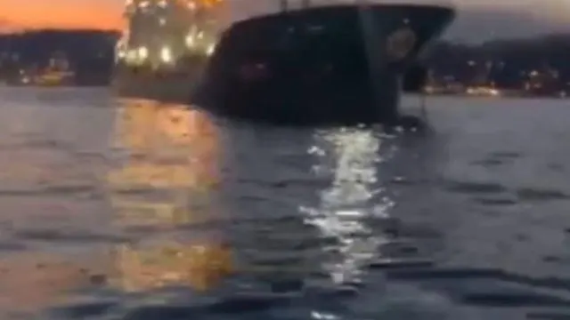 Kanlıca Açıklarında Kimyasal Tanker Kıyıya Sürüklendi Kanlıca Açıklarında Kimyasal Tanker Kıyıya Sürüklendi