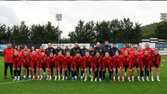 A Milli Kadın Futbol Takımı Slovenya Maçlarına Başladı A Milli Kadın Futbol Takımı Slovenya Maçlarına Başladı