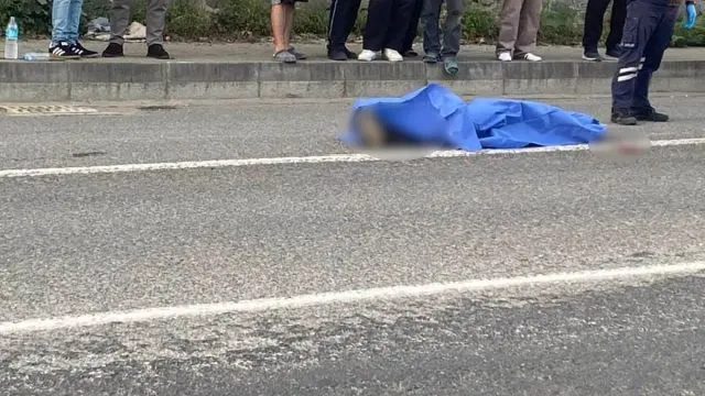 Trabzon Akçaabat’ta Motosiklet Tırın Altında Kaldı, Sürücü Yaşamını Yitirdi Trabzon Akçaabat’ta Motosiklet Tırın Altında Kaldı, Sürücü Yaşamını Yitirdi