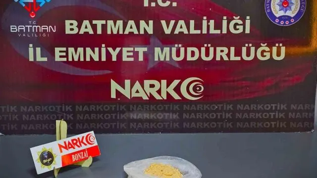 Batman'da İki Şüpheli Uyuşturucuyla Yakalandı, Tutuklandı Batman'da İki Şüpheli Uyuşturucuyla Yakalandı, Tutuklandı