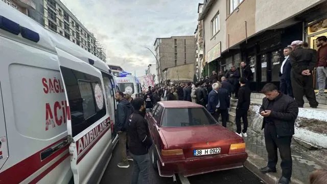Yüksekova’da Taş Ve Sopalar Kullanıldı: 4 Yaralı