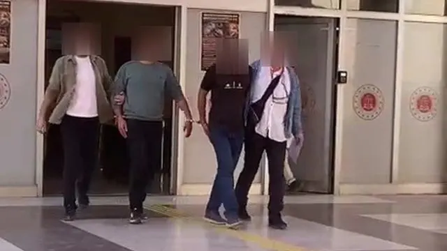 Bergama'da Durdurulan Araçta Uyuşturucu Hap Ele Geçirildi: 2 Şüpheli Tutuklandı