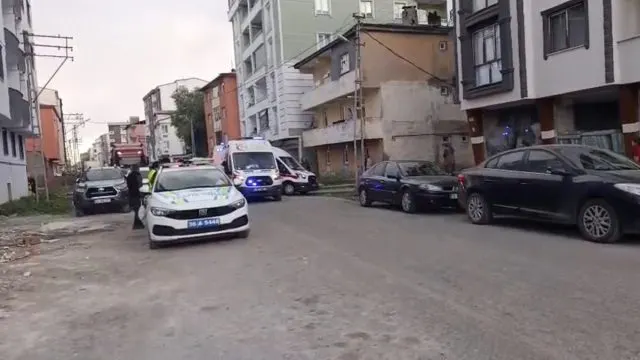 Kars'ta İ̇ki Kişiyi Ayaklarından Vuran Şüpheli Motosikleti Bırakıp Kaçtı