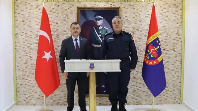 Çakır'dan Jandarma Komutanlığına Ziyaret, Şeref Defteri'ne İmza