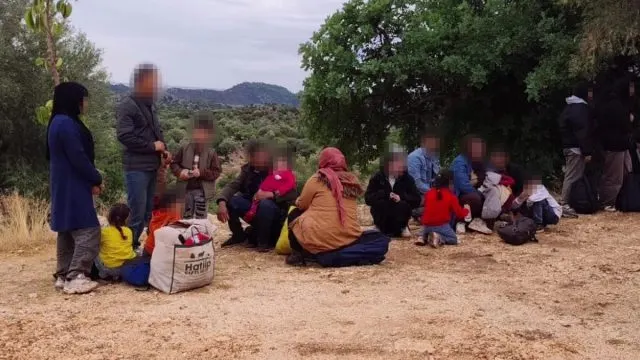 Demre’de Düzensiz Göç Operasyonunda 19 Kişi Ve 3 Şüpheli Yakalandı