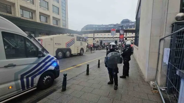Brüksel'de Kemer Sıkma Protestosu Şiddetlendi