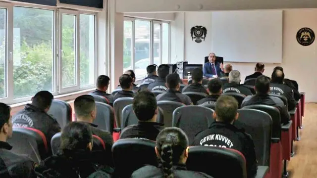 Tolga Yılmaz Çevik Kuvvet Personeliyle Çalışmaları Görüştü