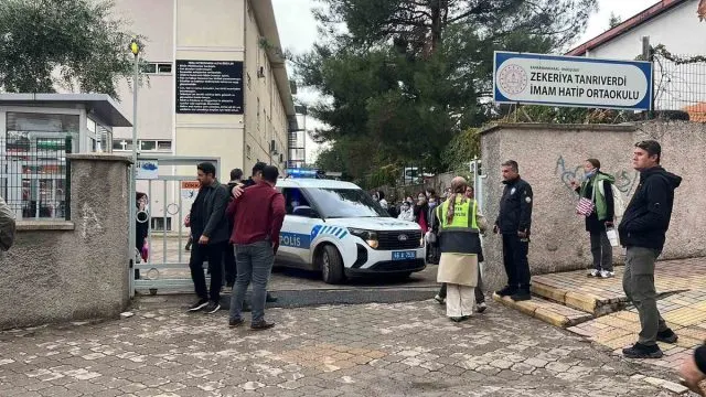 İnşaat Çalışmasındaki Gaz Sızıntısı Öğrencileri Hastanelik Etti İnşaat Çalışmasındaki Gaz Sızıntısı Öğrencileri Hastanelik Etti