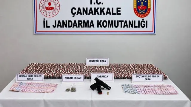 Biga’da Sentetik Ecza Operasyonunda 2 Tutuklama Biga’da Sentetik Ecza Operasyonunda 2 Tutuklama