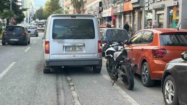 İlkadım’da Motosiklet İle Hafif Ticari Araç Çarpıştı: 2 Yaralı İlkadım’da Motosiklet İle Hafif Ticari Araç Çarpıştı: 2 Yaralı