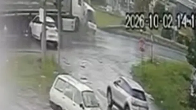 Atakum'da Kırmızı Işık İhlaliyle Gelen Kaza Kamerada