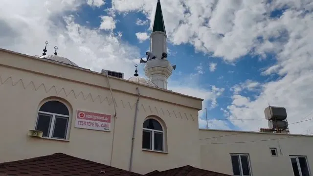 Yeşiltepe Mahallesi Camii'nde Yıldırım Elektronik Eşyaları Kullanılamaz Hale Getirdi Yeşiltepe Mahallesi Camii'nde Yıldırım Elektronik Eşyaları Kullanılamaz Hale Getirdi