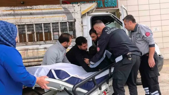 Bursa İ̇negöl'de Kamyonetten Düşen 22 Yaşındaki Genç Yaralandı