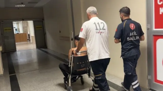 Adıyaman’da Kuzenlerin Oyunu Bıçaklı Kavgaya Dönüştü Adıyaman’da Kuzenlerin Oyunu Bıçaklı Kavgaya Dönüştü