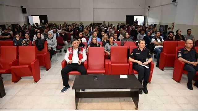 Elazığ Emniyetinden 329 Okul Bahçe Görevlisine Dedektör Eğitimi Elazığ Emniyetinden 329 Okul Bahçe Görevlisine Dedektör Eğitimi