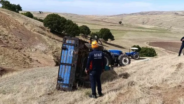 Yolgözler Köyü Girişinde Traktör Kazası: Sürücü Ağır Yaralandı Yolgözler Köyü Girişinde Traktör Kazası: Sürücü Ağır Yaralandı