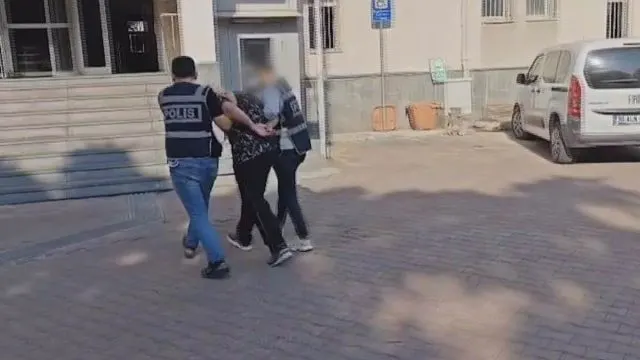 Kayseri'de 18 Yıl 5 Ay 28 Gün Kesinleşmiş Cezası Bulunan M.c. Yakalandı Kayseri'de 18 Yıl 5 Ay 28 Gün Kesinleşmiş Cezası Bulunan M.c. Yakalandı