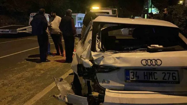 Sarıyer'de Otomobil Kazası: 6 Park Halindeki Araç Hasar Gördü