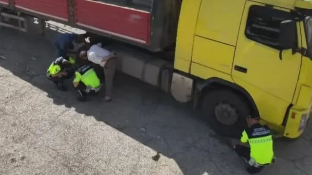 Gaziantep Otoyolunda 128 Araç Denetlendi, 25 Sürücüye Lastik Cezası Verildi