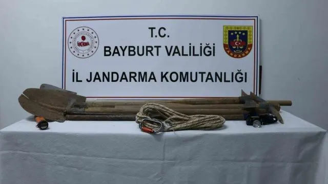 Bayburt Aşağıçimağıl’da İzinsiz Kazıya Jandarma Baskını