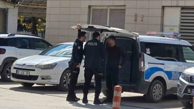 İnegöl’de Okula Tabancayla Giren 24 Yaşındaki Genç Gözaltında