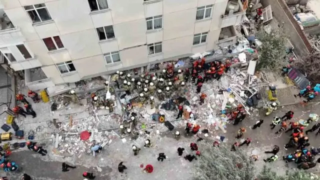 Maltepe'de Çöken Bina İçin Soruşturma Başlatıldı Maltepe'de Çöken Bina İçin Soruşturma Başlatıldı