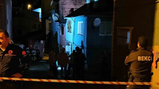 Fatih'teki İki Katlı Binada Yangın: Erdinç Lebe Hayatını Kaybetti