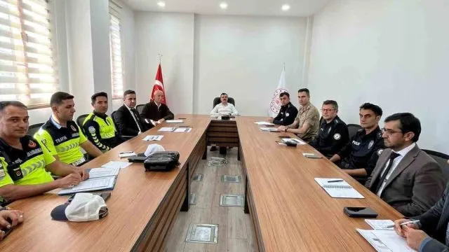 Dicle'de Okul Güvenliği İçin Kaymakam Atış Başkanlığında Toplantı