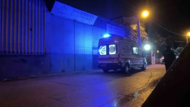 Mudanya'da Çatıdan Düşen İlyas Öztürk Hayatını Kaybetti Mudanya'da Çatıdan Düşen İlyas Öztürk Hayatını Kaybetti