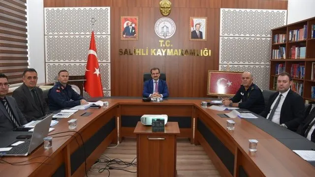 Salihli’de Metruk Binalar İçin Güvenlik Ve Yıkım Süreci Görüşüldü Salihli’de Metruk Binalar İçin Güvenlik Ve Yıkım Süreci Görüşüldü