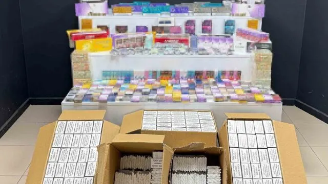 Malatya’da Kaçakçılık Operasyonunda Binlerce Bandrolsüz Ürün Ele Geçirildi Malatya’da Kaçakçılık Operasyonunda Binlerce Bandrolsüz Ürün Ele Geçirildi