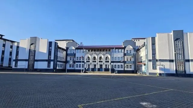 Çermik Fen Lisesi'nde 11 Öğrenci Rahatsızlanınca Hastaneye Sevk Edildi