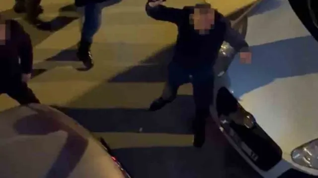 Ankara Çubuk'ta Husumetli Kişinin Evine Silahlı Baskın İddiası Ankara Çubuk'ta Husumetli Kişinin Evine Silahlı Baskın İddiası