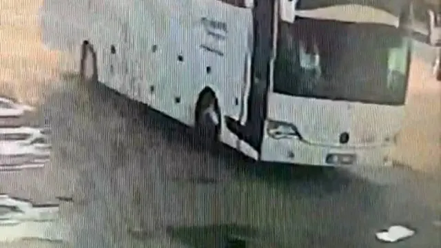 Mustafakemalpaşa Molası Kamerada, Akhisar Yolunda Feci Kaza Mustafakemalpaşa Molası Kamerada, Akhisar Yolunda Feci Kaza