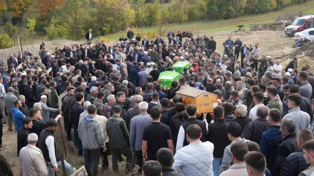 Taşköprü’de Aynı Aileden Dört Kişi Yan Yana Uğurlandı