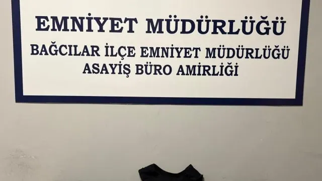 Bağcılar’da Aranan İ̇ki Şüpheli Operasyonla Yakalandı Bağcılar’da Aranan İ̇ki Şüpheli Operasyonla Yakalandı