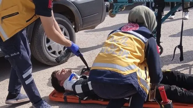 Gölbaşı'nda İki Otomobil Çarpıştı: Bir Yaralı