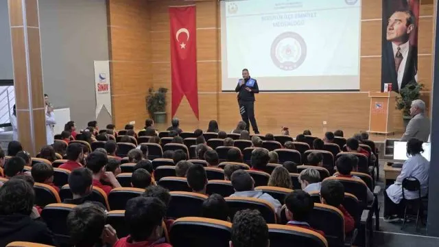 Bozüyük’te Öğrencilere Güvenli İnternet Ve Zorbalık Bilgilendirmesi