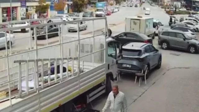 Kırşehir'de Ters Yönde İlerleyen Motosiklet Otomobile Çarptı