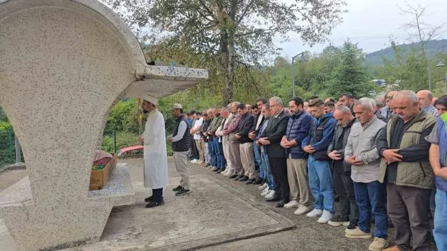 Oğlunun Ölümünden İki Gün Sonra Vurulan Nezaket Artça Toprağa Verildi