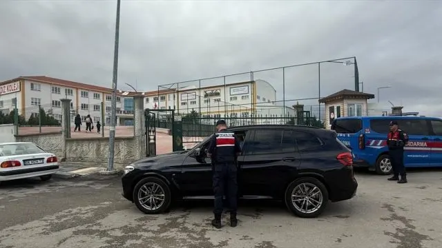 Ankara'da Jandarmadan 227 Okul Çevresinde Güvenlik Denetimi Ankara'da Jandarmadan 227 Okul Çevresinde Güvenlik Denetimi