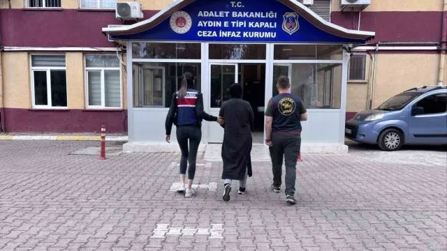 Aydın'da Jandarma Hapis Cezasıyla Aranan İki Şahsı Yakaladı Aydın'da Jandarma Hapis Cezasıyla Aranan İki Şahsı Yakaladı