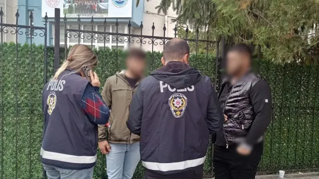 Afyonkarahisar'da Okul Çevrelerinde 326 Kişi Ve 118 Araç Denetlendi