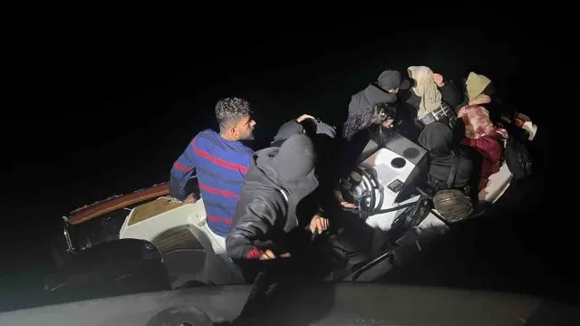 Didim Açıklarında Lastik Bottaki 10 Göçmen Yakalandı Didim Açıklarında Lastik Bottaki 10 Göçmen Yakalandı