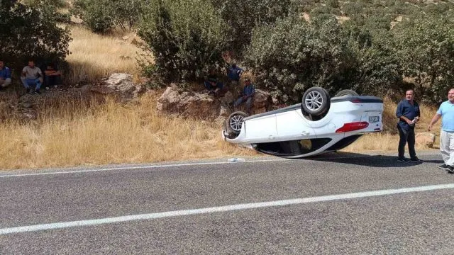 Nusaybin-Akarsu Yolunda Takla Atan Otomobilde Yaralanan Olmadı Nusaybin-Akarsu Yolunda Takla Atan Otomobilde Yaralanan Olmadı