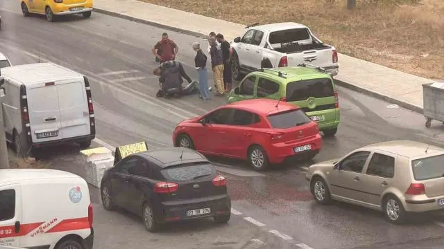 Edirne’de Sis Ve Islak Zeminde Scooter Kazası Edirne’de Sis Ve Islak Zeminde Scooter Kazası