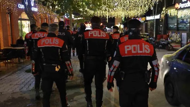 Elazığ'da Öğrenci Yoğunluklu Alanlarda Asayiş Denetimi Elazığ'da Öğrenci Yoğunluklu Alanlarda Asayiş Denetimi